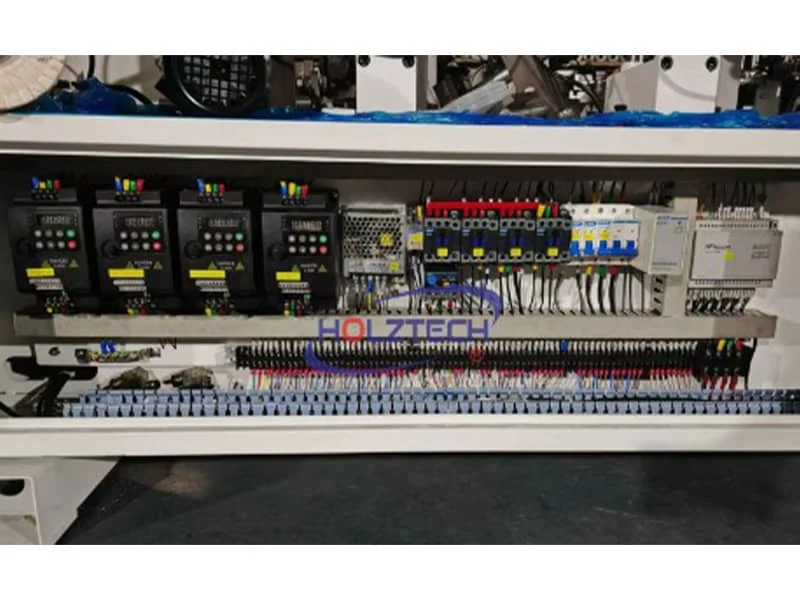 High quality electrical components from Delta，Omron，Schneider ensure stable electricity and signal supply.