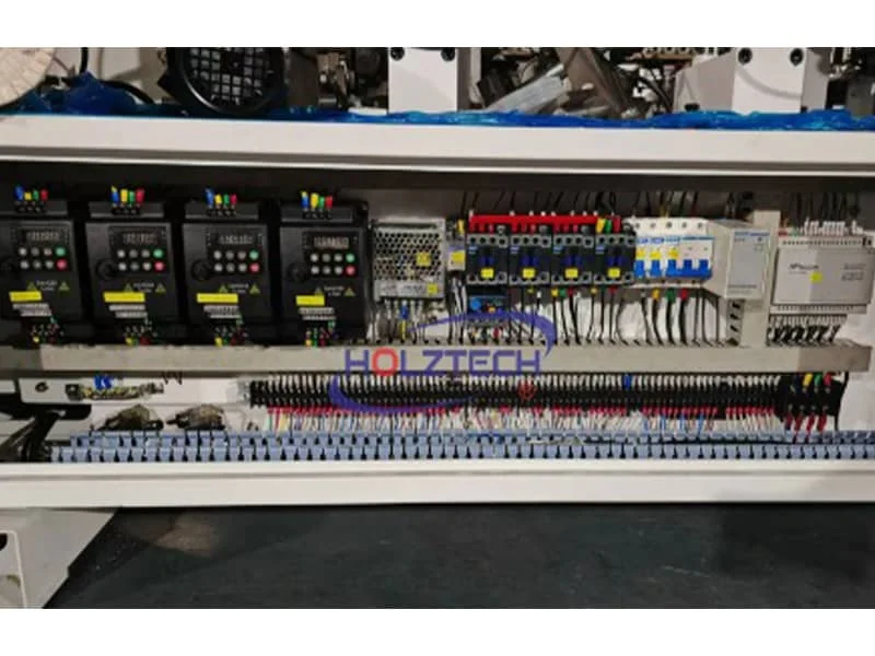 High quality electrical components from Delta，Omron，Schneider ensure stable electricity and signal supply. 