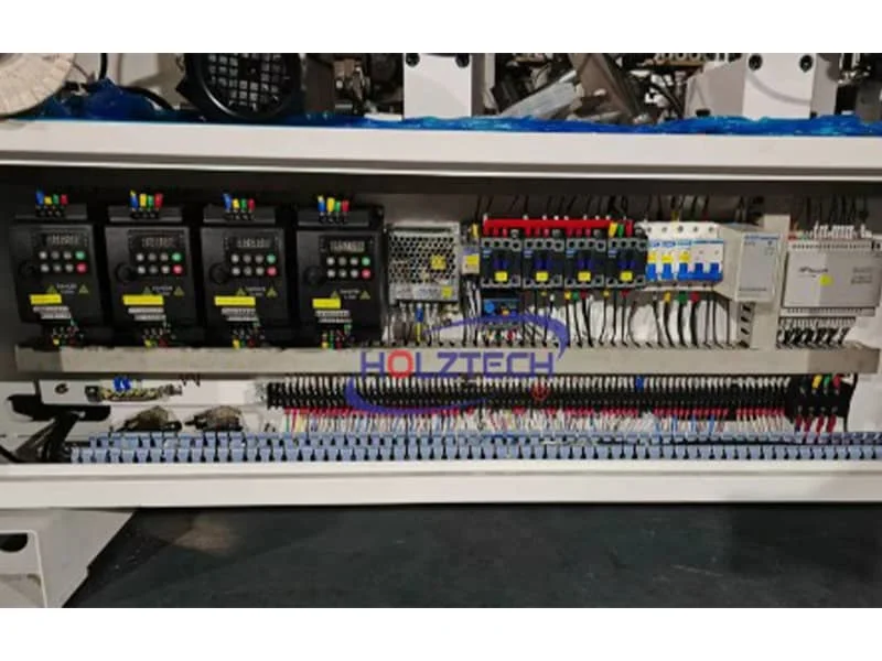 High quality electrical components from Delta，Omron，Schneider ensure stable electricity and signal supply. 