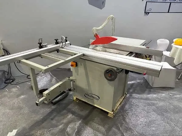 Adjust saw group tilting in front easily.