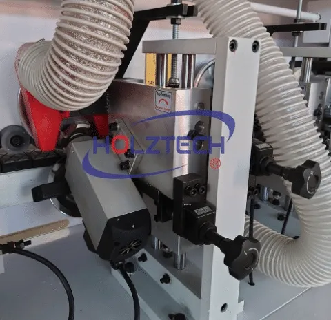 Fine Trimming.  Large diameter copy wheel - Ø 180 mm and round conical copy wheel Ø 120 mm ensure the accuracy of workpiece positioning.   The aspiration system effectively removes chips from the trimming and scraping area. Clean space  ensures high quality processing. 
