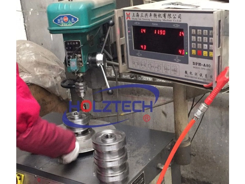 Microcomputer Measuring System to correct the pulley accuracy less than 0.3 g.mm/kg. No vibrating during working.    Multiple groove pulley work together with multiple grooves belt to drive the saw discs smoother and with low noise.
