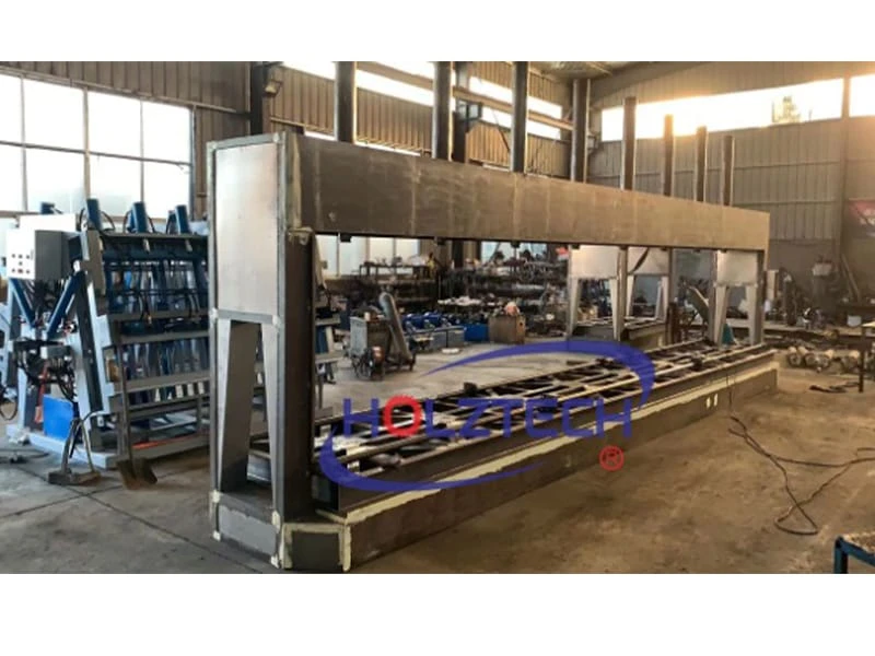 We use full welding rather than spot welding，it avoids deformation during high pressure working.