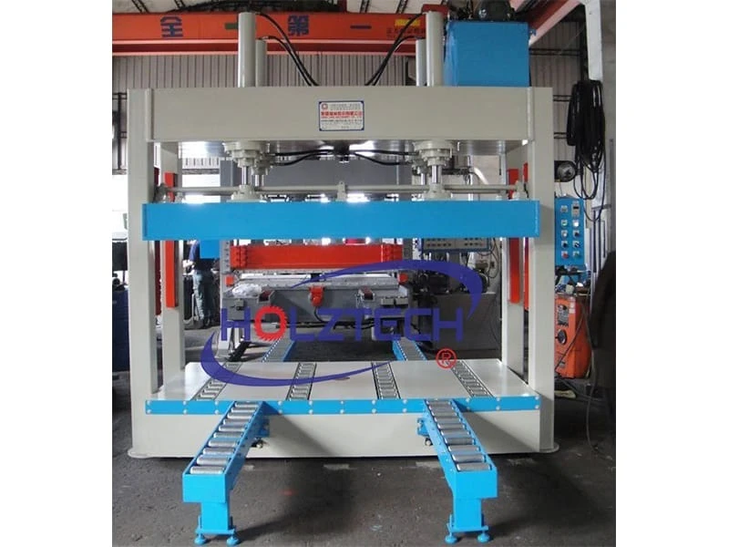 working table with rollers.