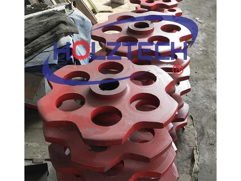Enlarged chain wheel 530mm by forged steel，not cast iraon，which keeps high strength and long working time.