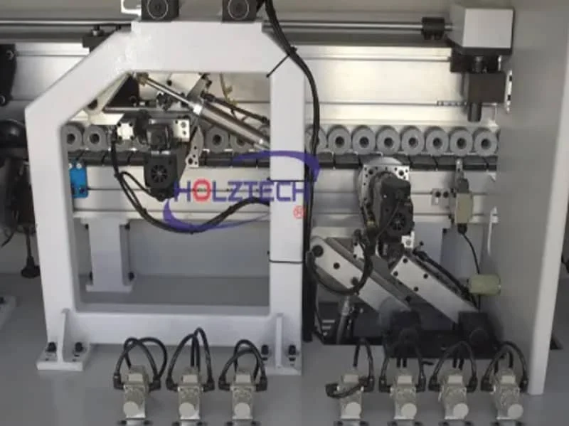Automatic edge banding machine
