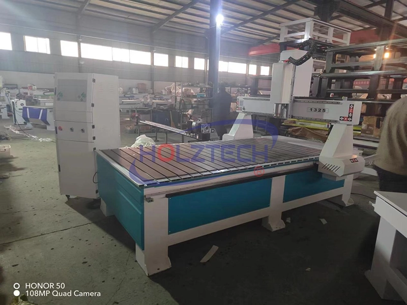 Holztech CNC Router: Aluminum Worktable with Clamping System