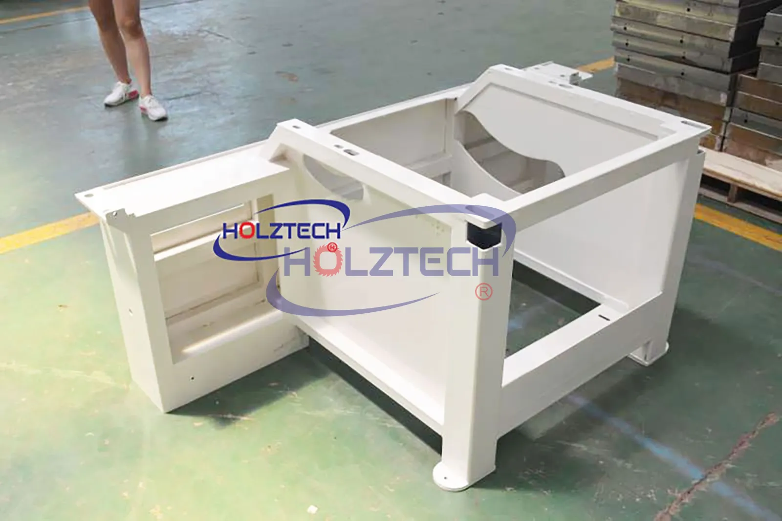 New MJ320 Sliding Table Saw Released with Easier Maintenance Design and Stronger Machine Structure - detail image 3